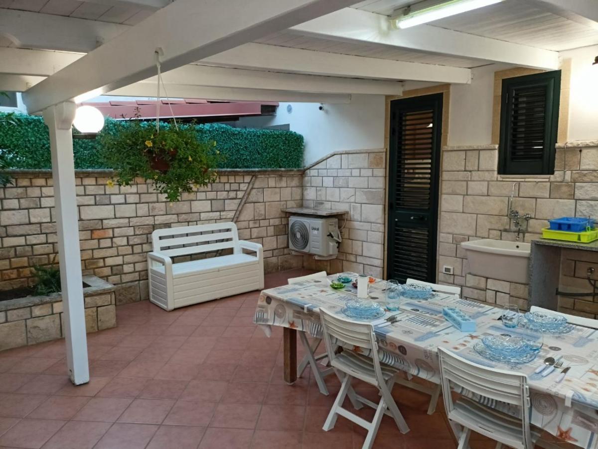 Villetta Poesia a 50 m dal mare con giardino e parking Torre dell'Orso Esterno foto